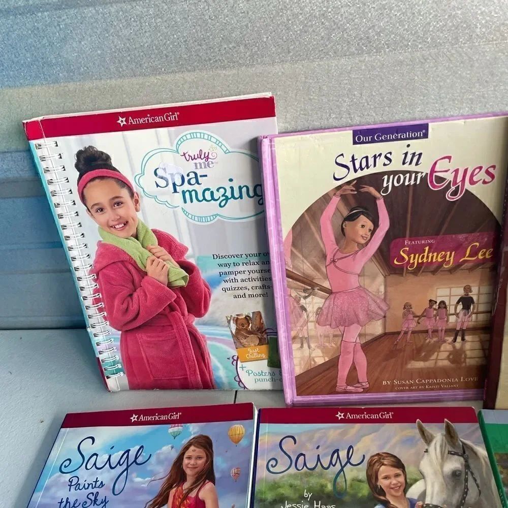 9 American girl Books - Picture 2 of 6